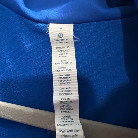 Women’s Lululemon size 8 blue jacket - Picture 7 of 7